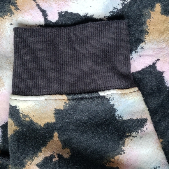 NWT wild fable women's cropped hoodie black tie dye size medium - Picture 6 of 7